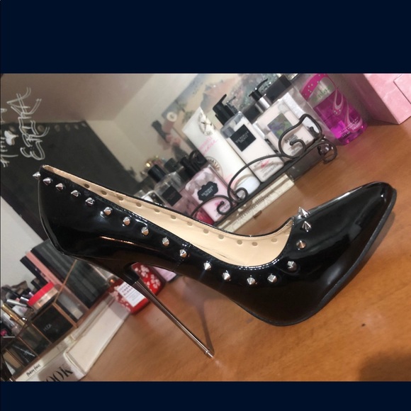 Spiked high heels - Picture 1 of 3